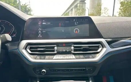 BMW 3 серия, 2021 год, 2 700 000 рублей, 11 фотография