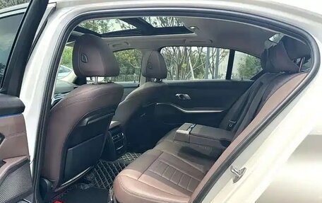 BMW 3 серия, 2021 год, 2 700 000 рублей, 9 фотография