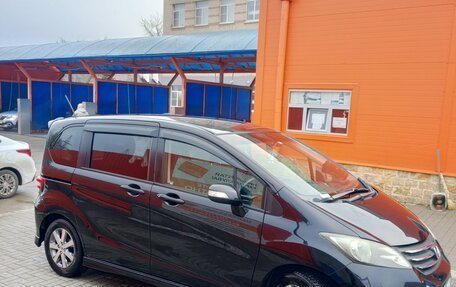 Honda Freed I, 2010 год, 1 050 000 рублей, 4 фотография