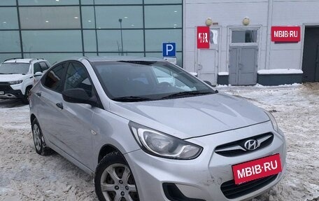 Hyundai Solaris II рестайлинг, 2011 год, 529 000 рублей, 3 фотография