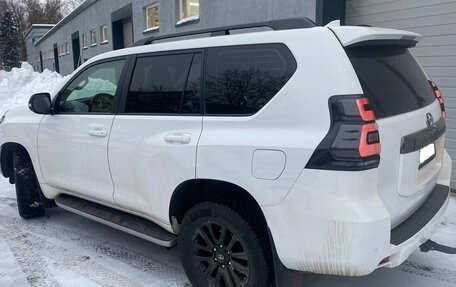 Toyota Land Cruiser Prado 150 рестайлинг 2, 2021 год, 8 000 000 рублей, 2 фотография