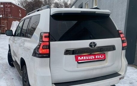 Toyota Land Cruiser Prado 150 рестайлинг 2, 2021 год, 8 000 000 рублей, 4 фотография