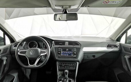 Volkswagen Tiguan II, 2021 год, 2 845 000 рублей, 14 фотография