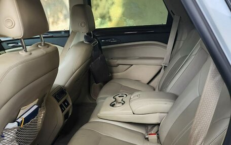 Cadillac SRX II рестайлинг, 2011 год, 920 000 рублей, 12 фотография