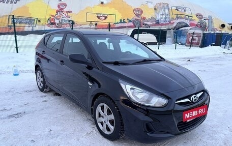 Hyundai Solaris II рестайлинг, 2011 год, 689 000 рублей, 2 фотография