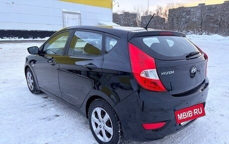 Hyundai Solaris II рестайлинг, 2011 год, 689 000 рублей, 4 фотография