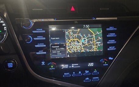 Toyota Camry, 2019 год, 2 700 000 рублей, 4 фотография