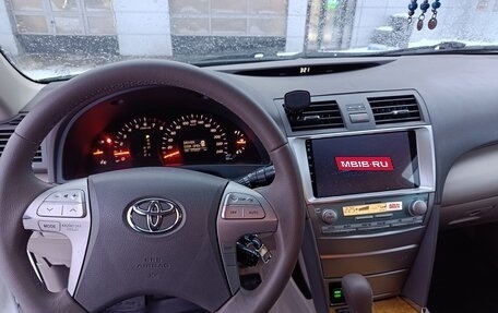 Toyota Camry, 2006 год, 1 050 000 рублей, 10 фотография