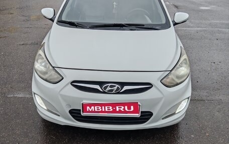 Hyundai Solaris II рестайлинг, 2012 год, 650 000 рублей, 1 фотография