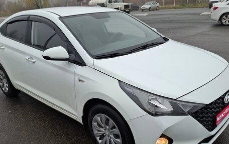 Hyundai Solaris II рестайлинг, 2021 год, 1 690 000 рублей, 1 фотография