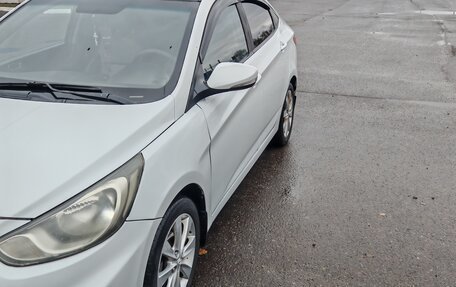 Hyundai Solaris II рестайлинг, 2012 год, 650 000 рублей, 5 фотография