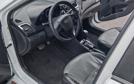 Hyundai Solaris II рестайлинг, 2012 год, 650 000 рублей, 15 фотография