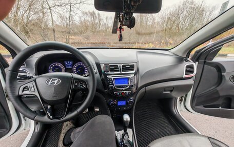 Hyundai Solaris II рестайлинг, 2012 год, 650 000 рублей, 19 фотография