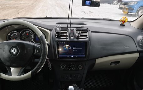 Renault Logan II, 2017 год, 650 000 рублей, 7 фотография