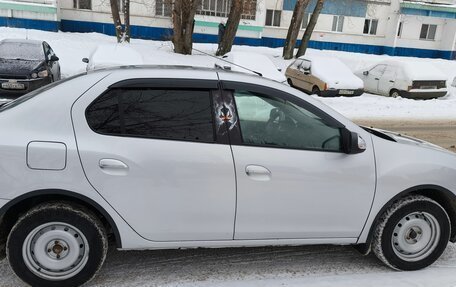 Renault Logan II, 2017 год, 650 000 рублей, 4 фотография