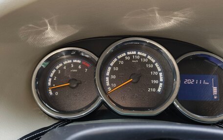 Renault Logan II, 2017 год, 650 000 рублей, 10 фотография