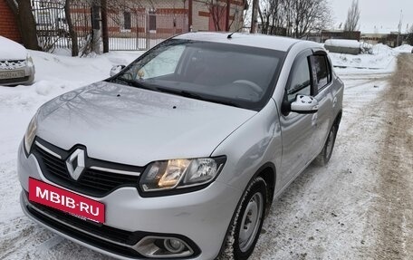 Renault Logan II, 2017 год, 650 000 рублей, 2 фотография