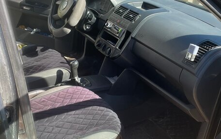 Volkswagen Polo IV рестайлинг, 2002 год, 230 000 рублей, 9 фотография