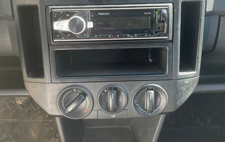 Volkswagen Polo IV рестайлинг, 2002 год, 230 000 рублей, 10 фотография