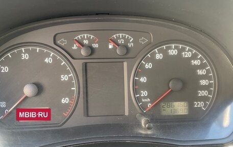 Volkswagen Polo IV рестайлинг, 2002 год, 230 000 рублей, 7 фотография