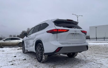 Toyota Highlander, 2025 год, 5 700 000 рублей, 4 фотография