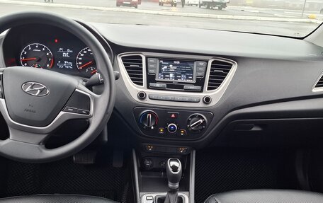 Hyundai Solaris II рестайлинг, 2021 год, 1 690 000 рублей, 6 фотография