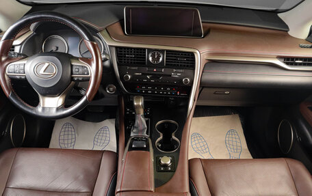 Lexus RX IV рестайлинг, 2017 год, 4 699 000 рублей, 13 фотография