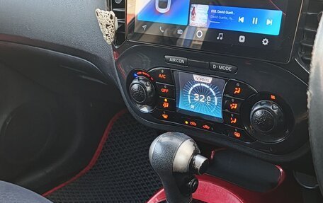 Nissan Juke II, 2011 год, 890 000 рублей, 9 фотография