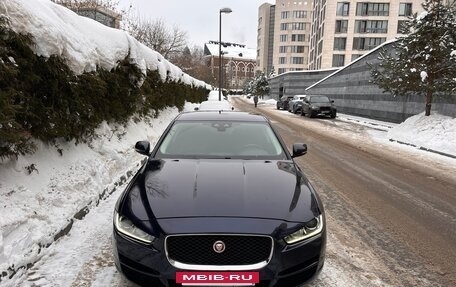 Jaguar XE I рестайлинг, 2016 год, 1 880 000 рублей, 4 фотография