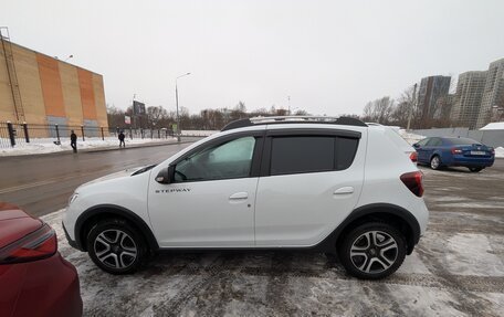 Renault Sandero II рестайлинг, 2022 год, 1 450 000 рублей, 2 фотография