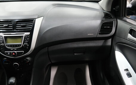 Hyundai Solaris II рестайлинг, 2012 год, 1 039 000 рублей, 17 фотография