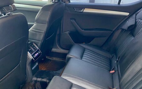 Skoda Superb III рестайлинг, 2019 год, 1 650 000 рублей, 10 фотография