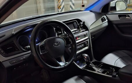 Hyundai Sonata VII, 2019 год, 1 870 000 рублей, 11 фотография
