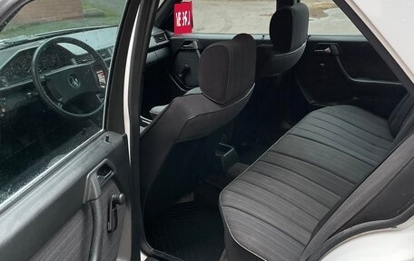 Mercedes-Benz W124, 1986 год, 500 000 рублей, 23 фотография