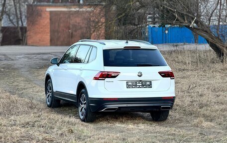 Volkswagen Tiguan II, 2020 год, 2 680 000 рублей, 2 фотография