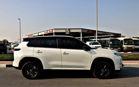 Toyota Urban Cruiser, 2025 год, 2 950 000 рублей, 4 фотография