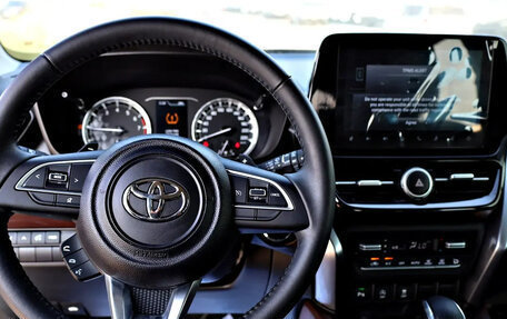 Toyota Urban Cruiser, 2025 год, 2 950 000 рублей, 9 фотография