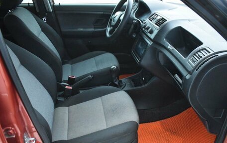 Skoda Fabia II, 2010 год, 320 000 рублей, 10 фотография