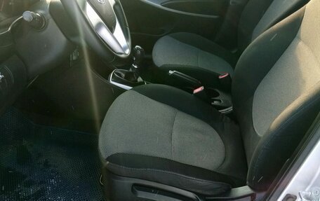 Hyundai Solaris II рестайлинг, 2013 год, 677 000 рублей, 6 фотография