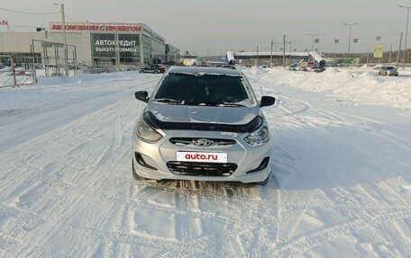 Hyundai Solaris II рестайлинг, 2013 год, 677 000 рублей, 3 фотография