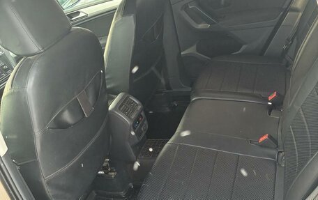 Volkswagen Tiguan II, 2018 год, 1 780 000 рублей, 3 фотография