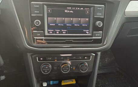 Volkswagen Tiguan II, 2018 год, 1 780 000 рублей, 4 фотография