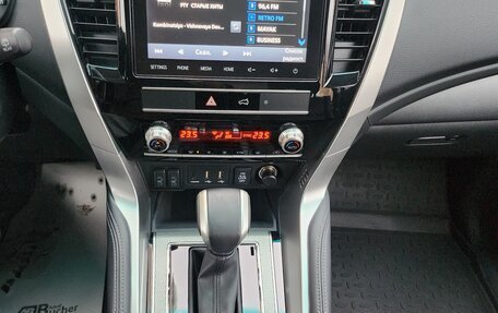 Mitsubishi Montero Sport, 2022 год, 4 900 000 рублей, 9 фотография