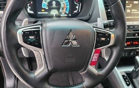 Mitsubishi Montero Sport, 2022 год, 4 900 000 рублей, 8 фотография