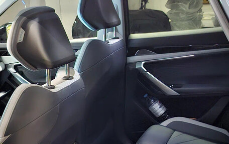 Geely Atlas, 2023 год, 2 650 000 рублей, 4 фотография