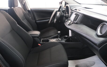 Toyota RAV4, 2018 год, 2 599 000 рублей, 21 фотография