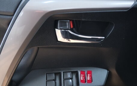 Toyota RAV4, 2018 год, 2 599 000 рублей, 9 фотография