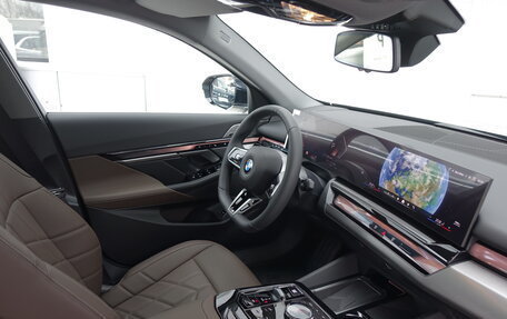 BMW 5 серия, 2025 год, 8 750 000 рублей, 23 фотография