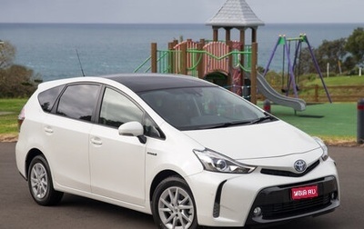 Toyota Prius Alpha I (ZVW40/41), 2017 год, 1 630 000 рублей, 1 фотография