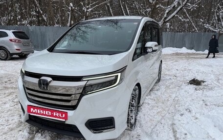 Honda Stepwgn IV, 2019 год, 2 350 000 рублей, 3 фотография